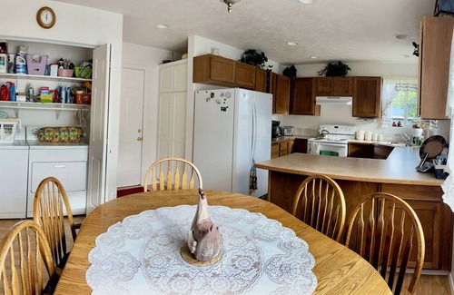 Deer Park House | Family friendly 3-bedroom house in charming Deer Park with AC, WiFi and more.