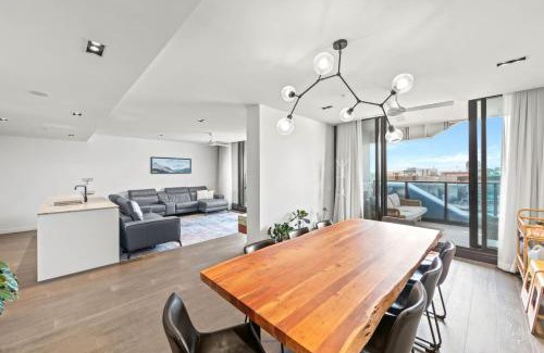 Fortitude Valley Apartment | Family Friendly 3 Bedroom Apt w Car Park