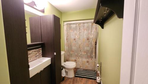 Rideau Heights Apartment | Family Friendly 3 Bedroom Unit - Close to Downtown Kingston!