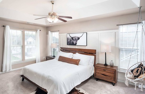 Charlotte House | Family-Friendly 3 Charlotte Home W/ Outdoor Patio!