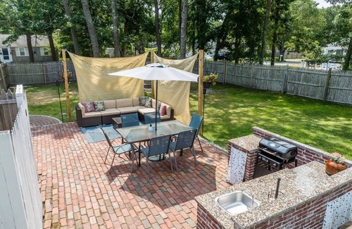 West Yarmouth Cottage | Family Friendly 3BR Cottage w/Amazing Outdoor Kitchen & Firepit - Dogs Welcome