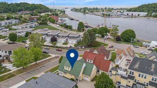Grand Haven House | Family-Friendly 3BR Home in Grand Haven