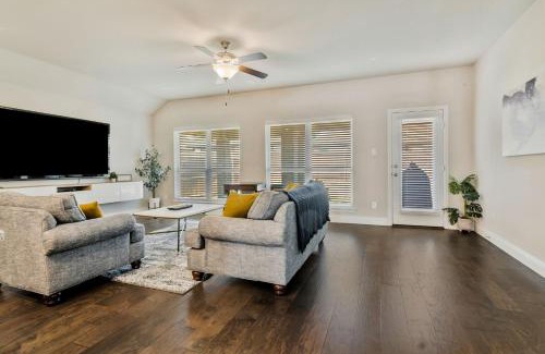 Fort Worth House | Family Friendly 3br Near Fort Worth, Pool & Lake