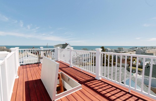 Greenbush House | Family-Friendly, 4 Bedroom, Walking Distance to Beach