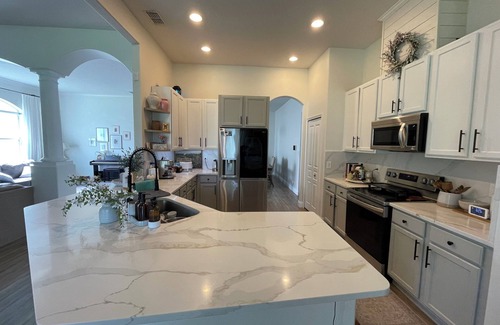 Orlando House | Family Friendly 4-bedroom house with AC in East Orlando