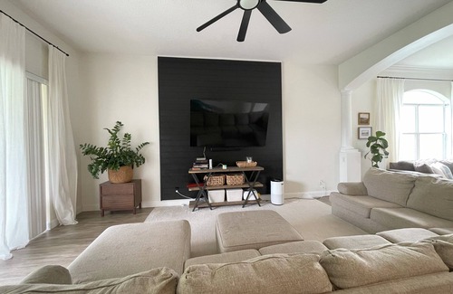 Orlando House | Family Friendly 4-bedroom house with AC in East Orlando