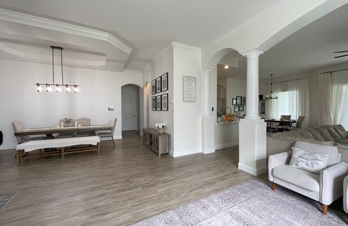 Orlando House | Family Friendly 4-bedroom house with AC in East Orlando