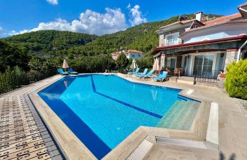 Fethiye Villa | Family-Friendly 4 BR Villa with Pool and Garden - Fethiye
