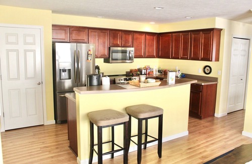 South Bend House | Family-friendly 4BR House for Football Weekends: Close to ND