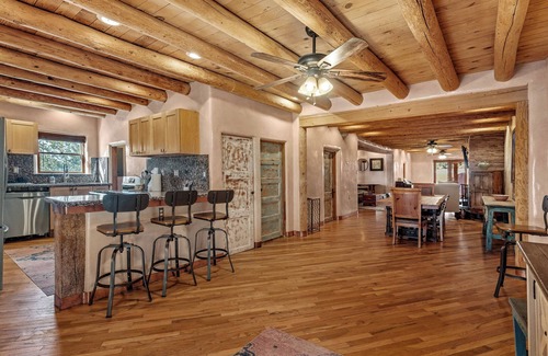 Tesuque House | Family Friendly 6-bedroom Compound