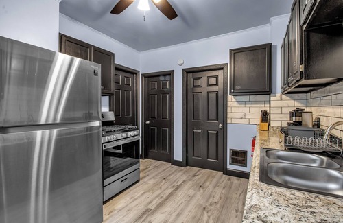 Buffalo House | Family-Friendly 6-bedroom house in Charming Buffalo with WiFi, AC