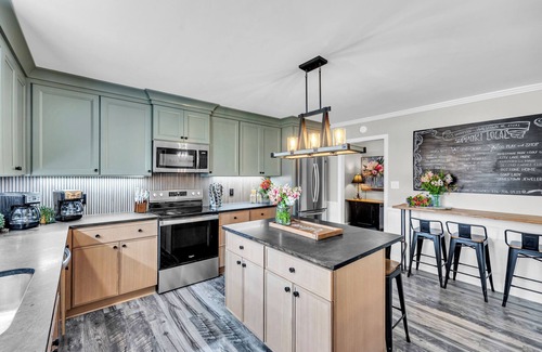 Jamestown House | Family Friendly 7 bedrooms, 4.5 baths with game room & deck