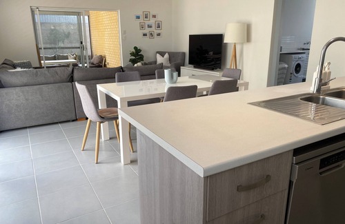 Alkimos House | Family friendly accommodation close to the beach.