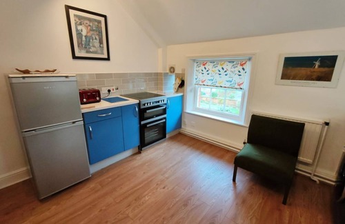 Loddon Apartment | Family friendly apartment on top floor of Norfolk mansion close to all amenities