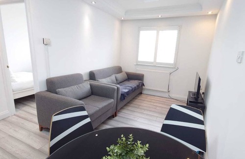 King's Cross Apartment | Family Friendly Apartment Next to Eurostar Star 1