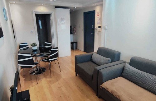 King's Cross Apartment | Family Friendly Apartment Next to Eurostar Star 1