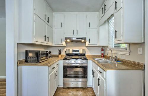 Atlanta House | Family-Friendly Atlanta Home about 3 Mi to Downtown!
