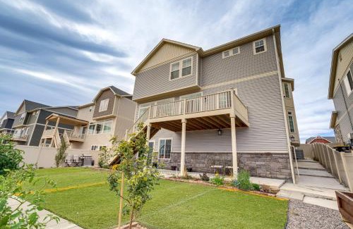 Aurora Apartment | Family-Friendly Aurora Apt with Shared Patio!