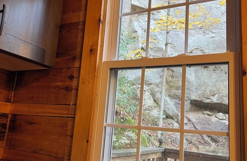 Saint Helens Cabin | Family friendly, back woods cabin hidden in the Kentucky hollar!
