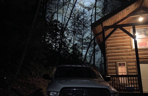 Saint Helens Cabin | Family friendly, back woods cabin hidden in the Kentucky hollar!
