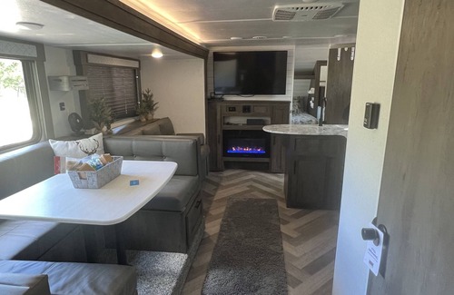 Far North Central House | Family friendly bunkhouse in great neighborhood