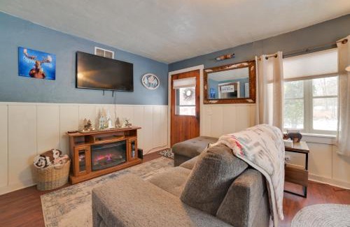 Prudenville House | Family-Friendly Cabin Walk to Lake Access!