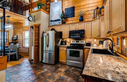 Branson Theater District Cabin | Family Friendly Cabin - 2BR + Loft with Bunk Beds, Gas Fireplace, and more!