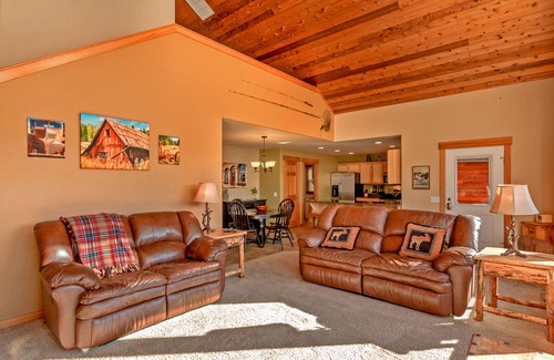 Ronald House | Family friendly Cabin in Roslyn Ridge! WiFi | Private Hot Tub | Summer Pool!