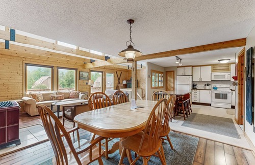 Intervale House | Family-friendly cabin w/private deck & washer/dryer, free WiFi, & full kitchen