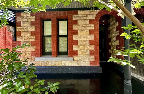 Parkside House | Family friendly character city fringe villa in Unley* close to cafes and parks.
