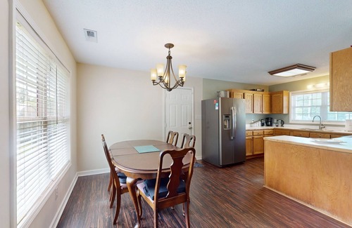 Conway House | Family-friendly charmer with bunk room, patio and firepit