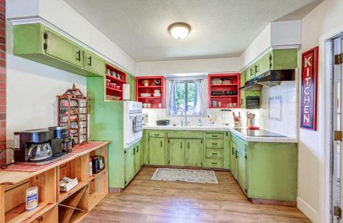 Clovis House | Family-Friendly Clovis Home with Gas Grill and Patio!
