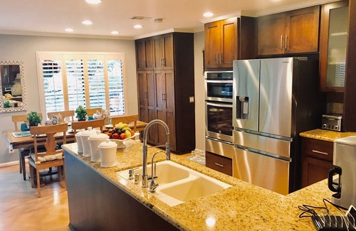 Fire Mountain House | Family Friendly Coastal Living; BBQ, Hot Tub, close to Legoland