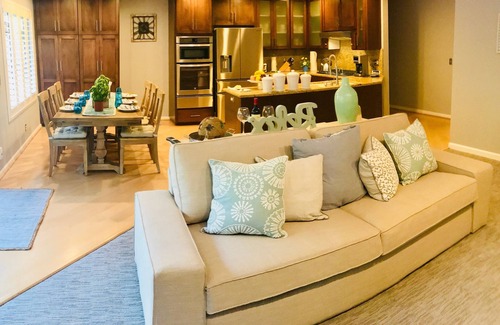 Fire Mountain House | Family Friendly Coastal Living; BBQ, Hot Tub, close to Legoland