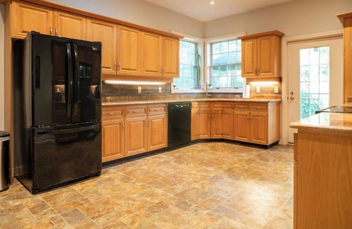 Grand Bend Cottage | Family friendly cottage in Southcott Pines, Grand Bend, 700m to beach