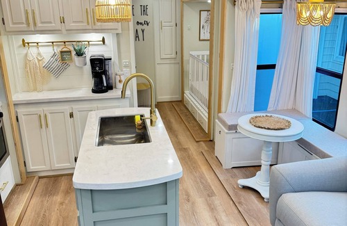 Springfield House | Family friendly cozy camper - Close to Autzen Stadium and U of O