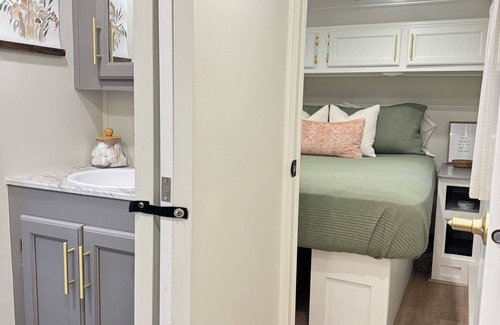 Springfield House | Family friendly cozy camper - Close to Autzen Stadium and U of O