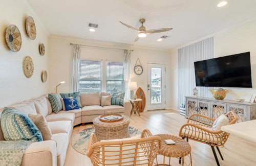 Crystal Beach House | Family-Friendly Crystal Beach Home Steps to Beach