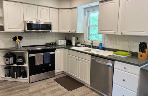 Shorewood House | Family Friendly Duplex