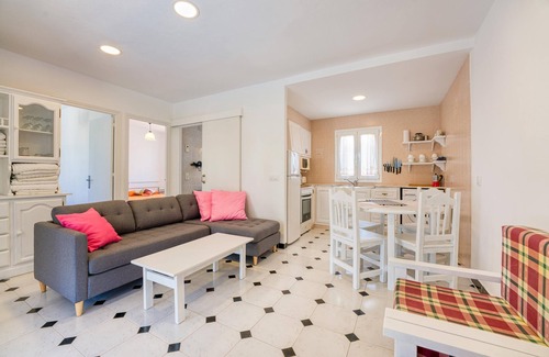 Cala en Porter House | Family-Friendly Vacation Home "Villas Vanessa & Ruth" with Pool and Terrace