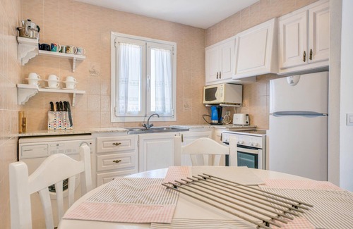Cala en Porter House | Family-Friendly Vacation Home "Villas Vanessa & Ruth" with Pool and Terrace