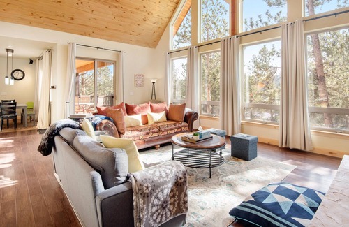 Florissant House | Family-Friendly Estate with Alfresco Deck & Pool Table Game Room - Dogs Welcome