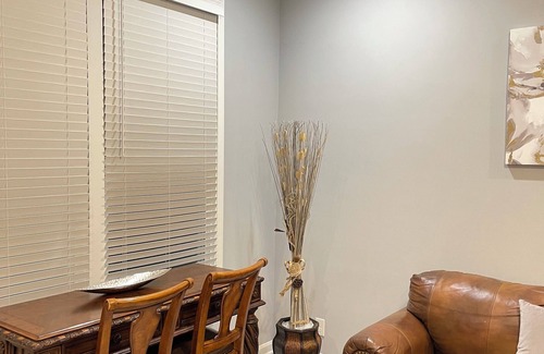 Portland House | Family Friendly, Free Parking, WiFi, Spacious, Historically Modern Living