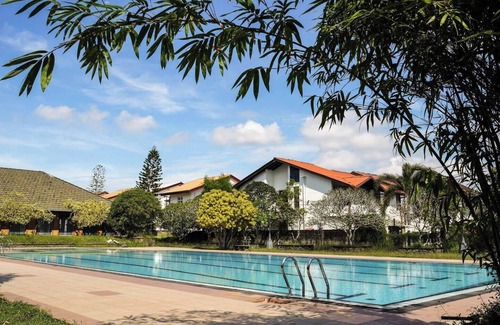 Ekala House | Family friendly full house (3 AC bedrooms) near to airport with gated community.