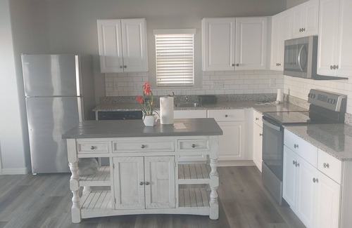 Florence House | Family friendly, full kitchen, Mountains, pinal CO park, historical down town.