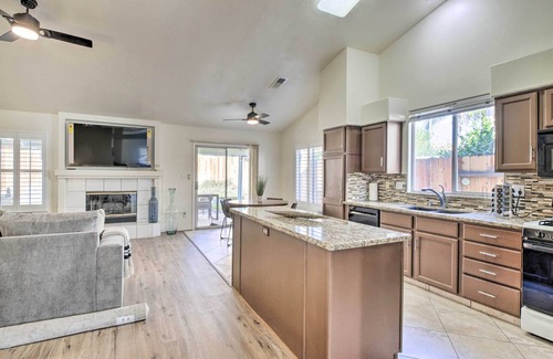 Greenacres House | Family-Friendly Getaway: Community Amenities!