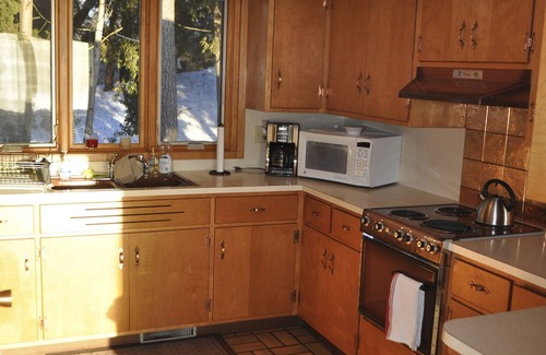 Sturgeon Bay House | Family Friendly Glidden Drive Beach Retreat on Lake Michigan