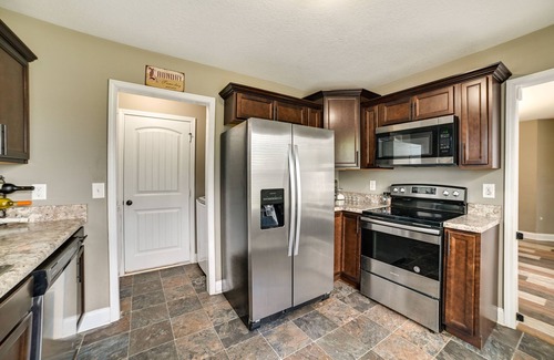Clarksville House | Family-Friendly Home: 9 Mi to Clarksville Speedway