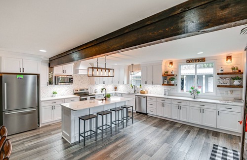 Springfield House | Family-Friendly Home w/Yard: 27 Mi to Nashville!
