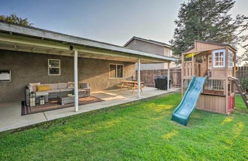 Greenacres House | Family-Friendly Home, 6 Mi to Riverwalk Plaza